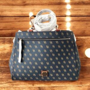 🆕 Dooney & Bourke Greta Zip Satchel